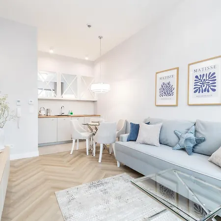 Kapitanska 2